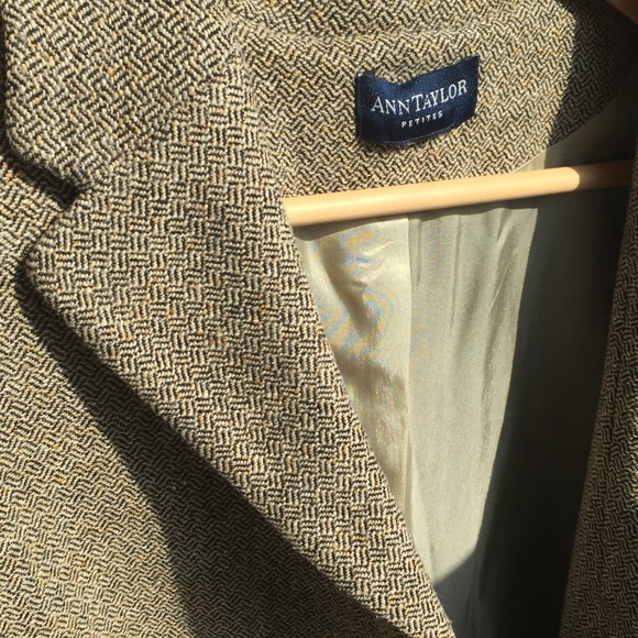 Ann Taylor size 4P jacket - Picture 5 of 8